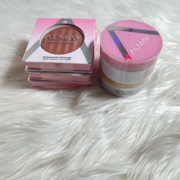 Almay Makeup Bundle - Picture 4 of 4
